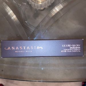 Anastasia Liquid Glow Highlighter